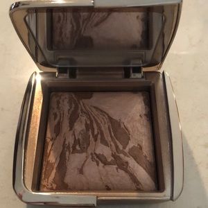 Hourglass Ambient Lighting Luminous Bronzer